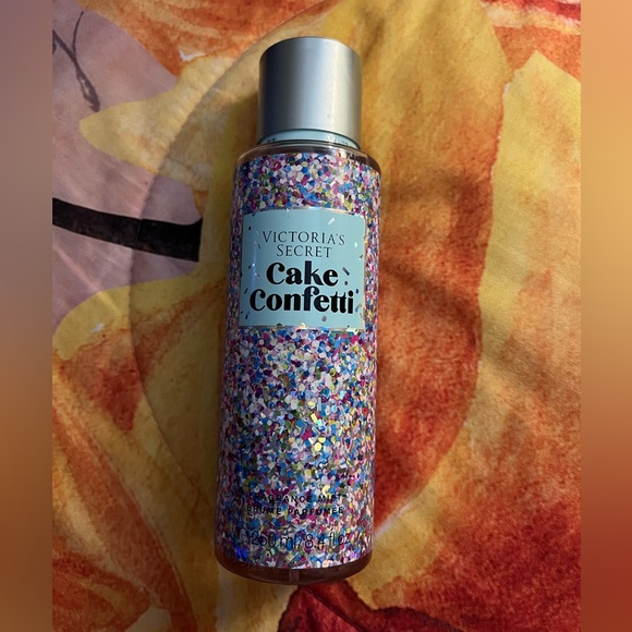 Victoria’s Secret Cake Confetti Mist 8.4 fl oz - Picture 2 of 7